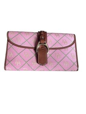 Dooney & Bourke Pink Monogram Wallet 💗 | Vintage